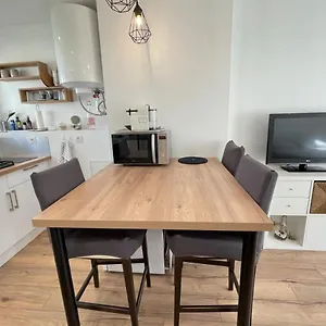 https://lumineux-appartement-centre-ville-lorient.inbrittany.com